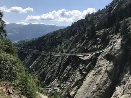 Photo de Suspension bridge Aspi - titter