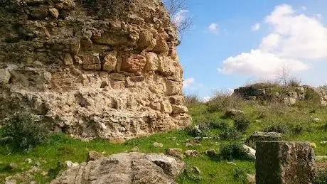 Photo de Gudübes Kalesi