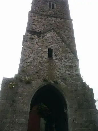 Photo de Red Abbey Tower