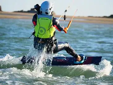 Photo de EVORIDE Ecole kitesurf Lancieux et Saint-Malo