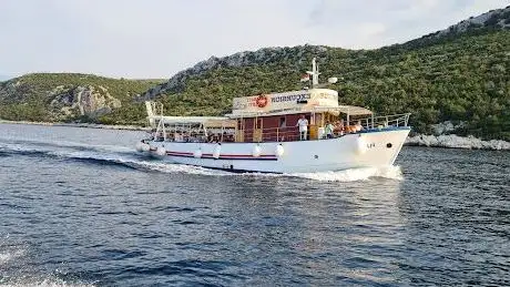 Photo de Island Tours