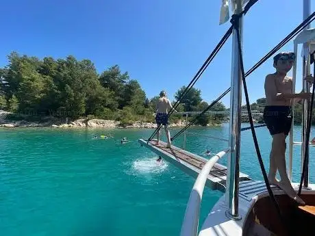 Photo de Blue lagoon boat tour -