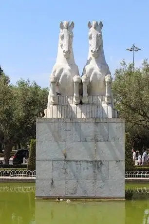 Photo de Estátua do hipocampo nascente