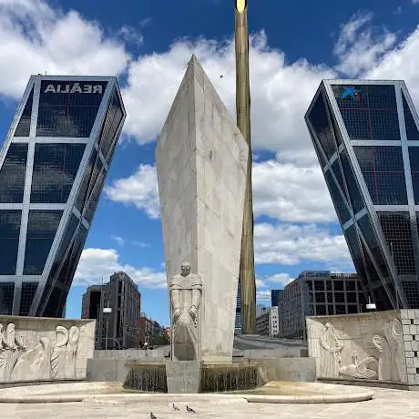 Photo de Obelisco de Calatrava