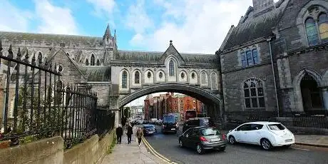 Photo de Old Dublin City Wall