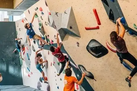 Photo of Climbing District Batignolles