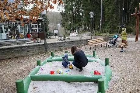 Photo de Waldspielplatz »Elsterweltchen«