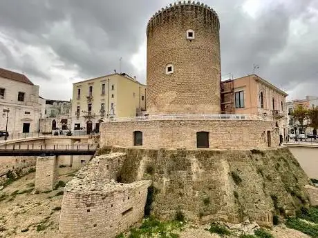 Photo de Torrione Angioino