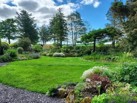 Photo de Pinetree Lodge Garden