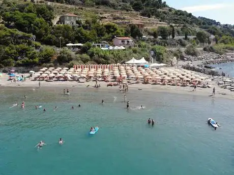 Photo de Spiaggia libera
