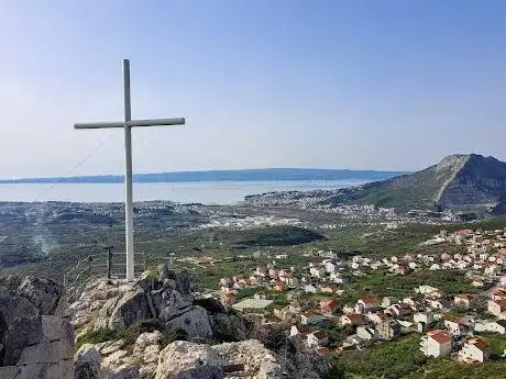 Photo de Church of St. Peter