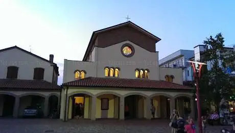 Photo de Church Our Lady of the Sacred Heart