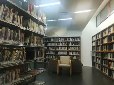Photo de Pilar Barnés Library
