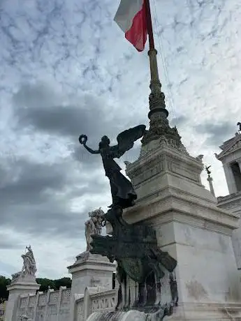Photo de Winged victory by Edoardo Rubino