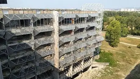 Photo de University Hospital (Abandoned Construction)
