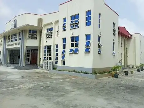 Photo de Holy Family Catholic Church