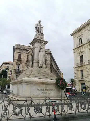 Photo de Statua di Vincenzo Bellini