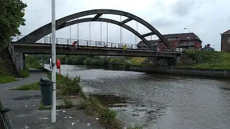 Photo de Rustplaats met afdakje en bank