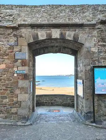 Photo de La Porte des Champs Vauverts