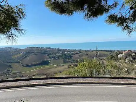 Photo de Parco giochi  punto panoramico