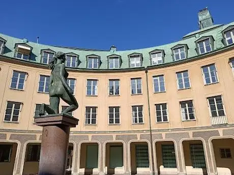 Photo de Morgon Statue