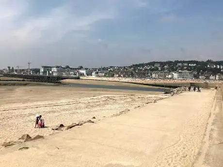 Photo de Digue brise-lame de Port-Deauville