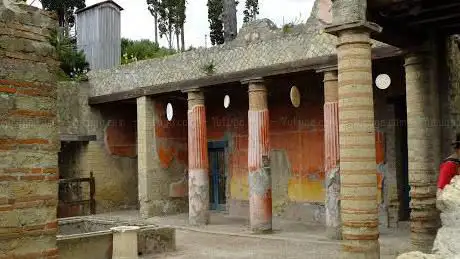Photo de Casa del Rilievo di Telefo