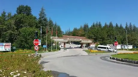 Photo de Azer Bülbül Parkı