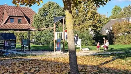 Photo de Spielplatz Mohnblumenweg
