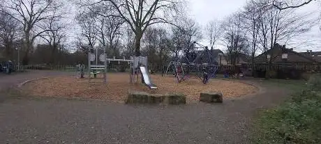 Photo de Spielplatz Max-von-Laue-Straße