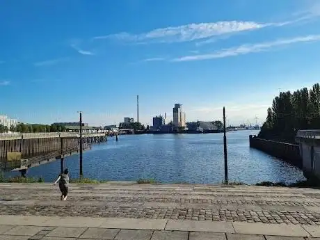Photo de Waterfront Promenade