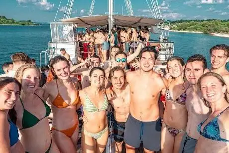 Photo de Out to Sea - Split Boat Party