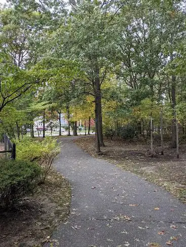 Photo de Robert J. Henke Nature Preserve Passive Park