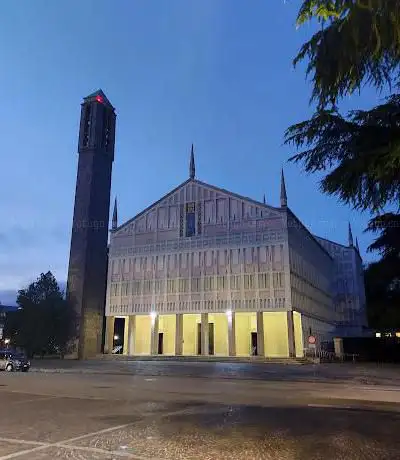 Photo de Parrocchia Santa Barbara di San Donato Milanese