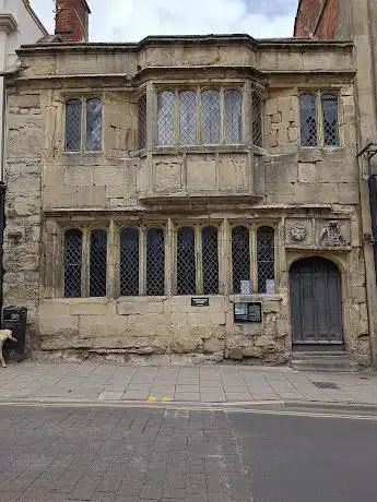 Photo de Glastonbury Tribunal