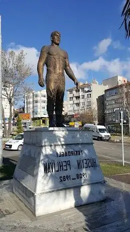 Photo de Tekirdağlı Hüseyin Pehlivan Heykeli