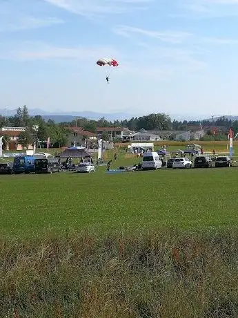 Photo de Fussballplatz SV Herzogsägmühle