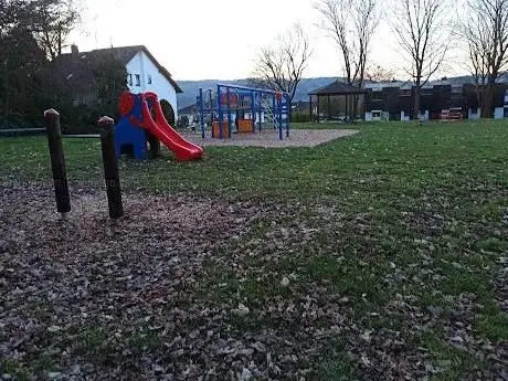 Photo de Spielplatz Eichenweg