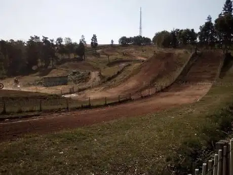 Photo de Terrain de moto de St Mamet la Salvetat