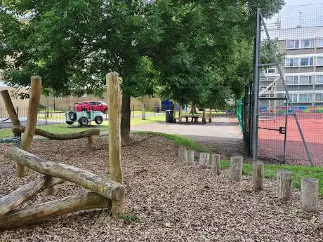 Photo de Holyrood Playground
