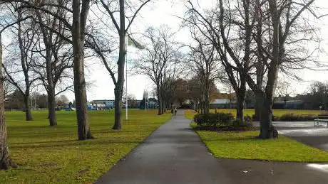Photo de Cottons Park