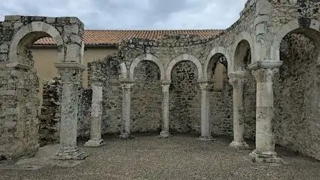 Photo de Ruins of the church and convent of St. John the Evangelist
