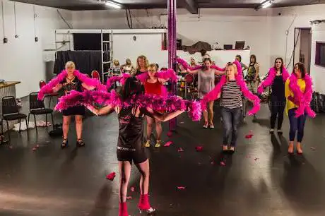 Photo de Burlesque With Paris UK - Burlesque Dance Classes