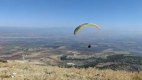 Photo de Kardelen Tepesi Yamaç Paraşütü Takeoff