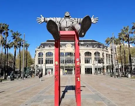 Photo de Statue de Salvador Dalí