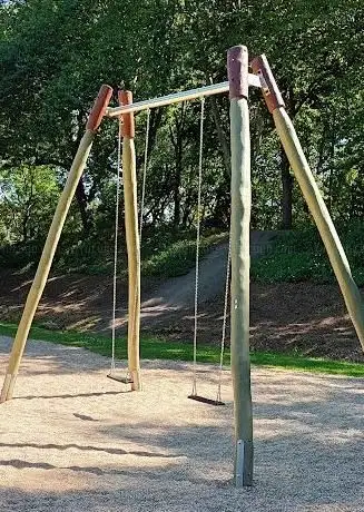 Photo de Spielplatz am Wall