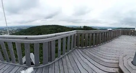 Photo de Aussichtsplattform mit Blick über Haag am Hausruck