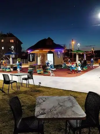 Photo de Eren Park Cafe