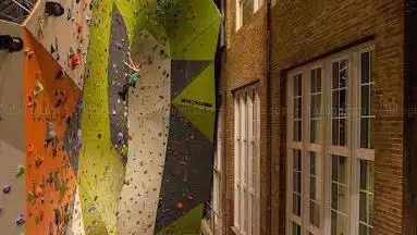 Climb So iLL at the Power Plant