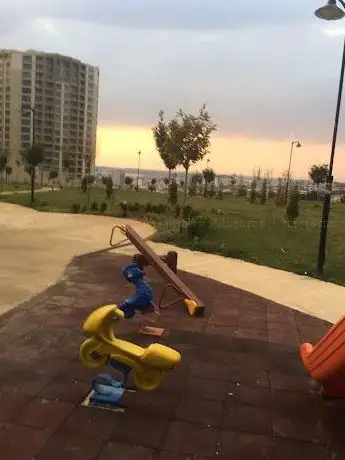 Photo de Basketbol Sahası Çocuk Oyun Alanı ve Park